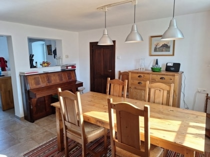 Renoviertes Bauernhaus mit Weideflche in einem malerischen Dorf in der Nhe von Prm