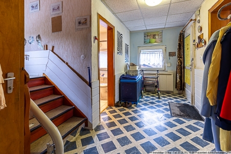 Renovierungsbed�rftiges Einfamilienhaus mit gro�em Garten in Pomster