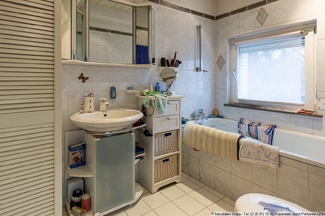 Renovierungsbed�rftiges Einfamilienhaus mit gro�em Garten in Pomster