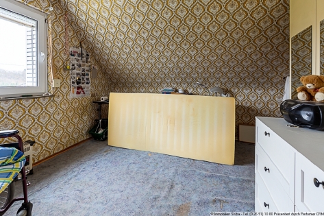 Renovierungsbed�rftiges Einfamilienhaus mit gro�em Garten in Pomster