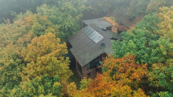 Repr�sentatives Wohnhaus mit 7 Zimmern, 4 B�dern und G�ste-WC in idyllischer Waldrandlage