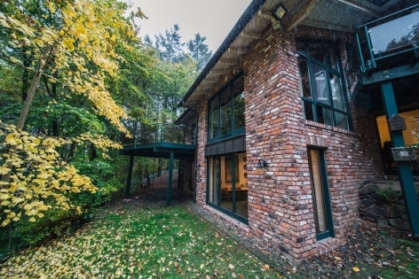 Repr�sentatives Wohnhaus mit 7 Zimmern, 4 B�dern und G�ste-WC in idyllischer Waldrandlage