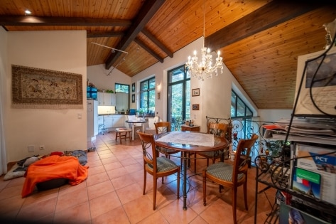 Repr�sentatives Wohnhaus mit 7 Zimmern, 4 B�dern und G�ste-WC in idyllischer Waldrandlage