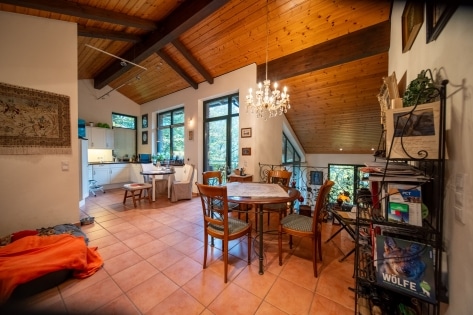 Repr�sentatives Wohnhaus mit 7 Zimmern, 4 B�dern und G�ste-WC in idyllischer Waldrandlage