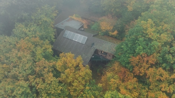 Repr�sentatives Wohnhaus mit 7 Zimmern, 4 B�dern und G�ste-WC in idyllischer Waldrandlage