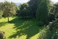 Rohdiamant im Grnen! Villa mit Einliegerwohnung auf groem Grundstck in guter Lage