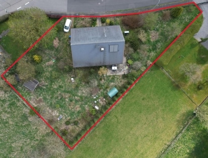 Ruhig gelegener, freistehender Bungalow (Baujahr 2011) mit Garten und Terrasse