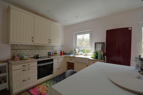 Ruhig gelegener, freistehender Bungalow (Baujahr 2011) mit Garten und Terrasse