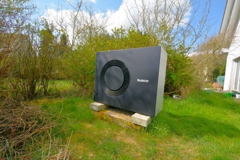 Ruhig gelegener, freistehender Bungalow (Baujahr 2011) mit Garten und Terrasse