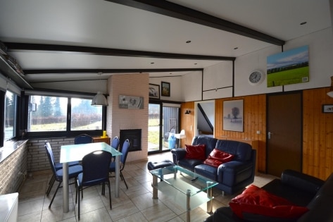 Ruhig gelegener, freistehender Ferienbungalow mit Terrasse