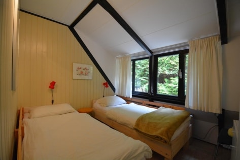 Ruhig gelegener, gepflegter Ferienbungalow mit Terrasse und Gartenhaus