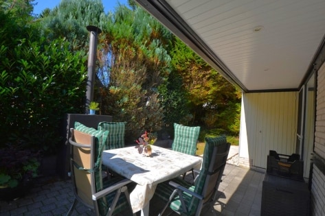 Ruhig gelegener, gepflegter Ferienbungalow mit Terrasse und Gartenhaus