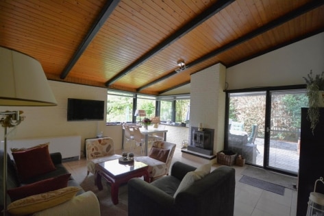 Ruhig gelegener, gepflegter Ferienbungalow mit Terrasse und Gartenhaus
