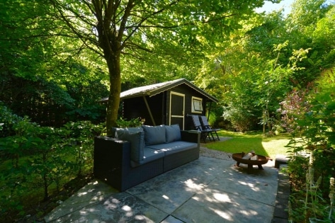 Ruhig gelegener, gepflegter Ferienbungalow mit Terrasse und Gartenhaus