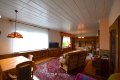 Ruhig gelegener, gerumiger Bungalow mit Garten und 2 Garagen am Ortsrand