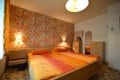 Ruhig gelegener, gerumiger Bungalow mit Garten und 2 Garagen am Ortsrand