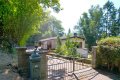 Ruhig gelegenes Wohnhaus mit Balkon, Terrasse, Garten, 3 Garagen und einzigartiger Aussicht