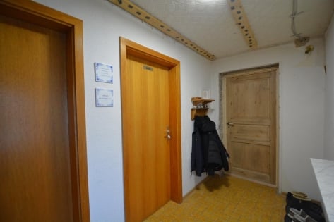 Ruhig gelegenes Wohnhaus mit Nebengeb�ude, Garten und 2 Gartenh�usern