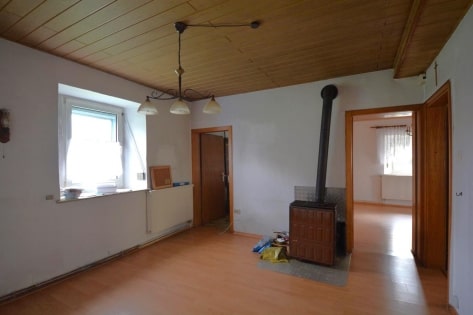 Ruhig gelegenes ehemaliges Eifelbauernhaus mit Nebengebude, Garagen, Stall und berdachter Terrasse auf einem 3.188 m groen Grundstck