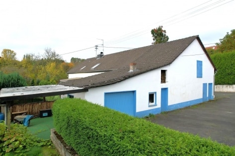 Ruhig gelegenes ehemaliges Eifelbauernhaus mit Nebengebude, Garagen, Stall und berdachter Terrasse auf einem 3.188 m groen Grundstck