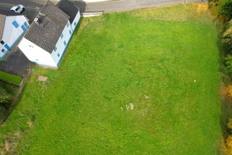 Ruhig gelegenes ehemaliges Eifelbauernhaus mit Nebengebude, Garagen, Stall und berdachter Terrasse auf einem 3.188 m groen Grundstck