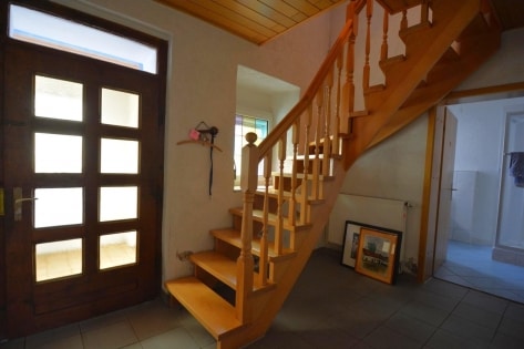 Ruhig gelegenes ehemaliges Eifelbauernhaus mit Nebengebude, Garagen, Stall und berdachter Terrasse auf einem 3.188 m groen Grundstck