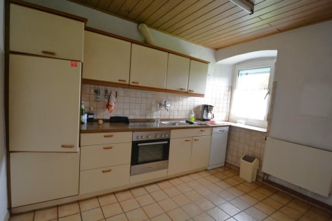 Ruhig gelegenes ehemaliges Eifelbauernhaus mit Nebengebude, Garagen, Stall und berdachter Terrasse auf einem 3.188 m groen Grundstck