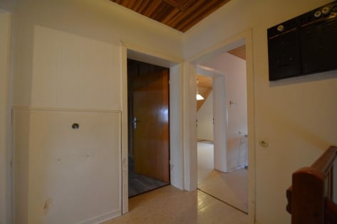 Ruhig gelegenes, freistehendes Einfamilienhaus mit Garage, Garten und herrlicher Aussicht