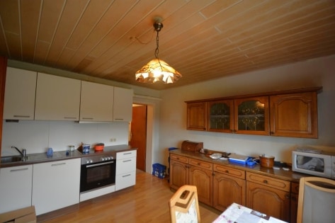 Ruhig gelegenes, freistehendes Einfamilienhaus mit Garage, Garten und herrlicher Aussicht