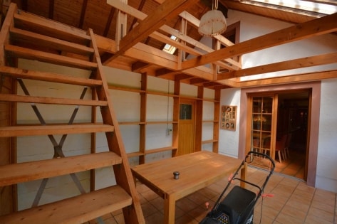 Ruhig gelegenes, freistehendes Einfamilienhaus mit berdachter Terrasse, Carport und schner Aussicht