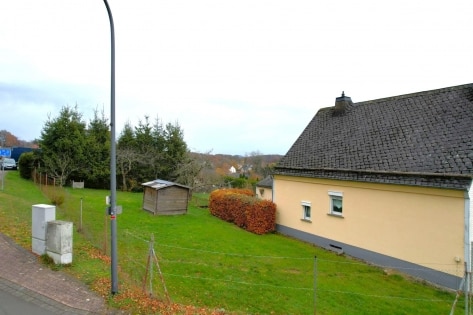 Ruhig gelegenes, freistehendes Einfamilienhaus mit Garage, Garten und herrlicher Aussicht