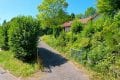Ruhig gelegenes, freistehendes Einfamilienhaus mit berdachter Terrasse, Carport und schner Aussicht