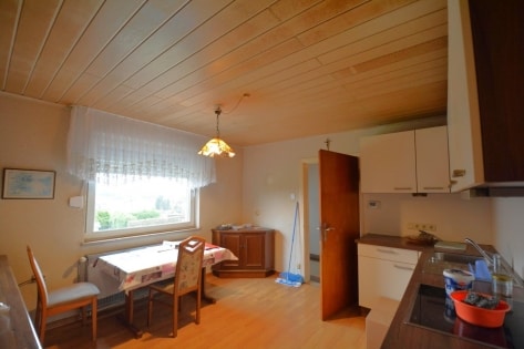 Ruhig gelegenes, freistehendes Einfamilienhaus mit Garage, Garten und herrlicher Aussicht