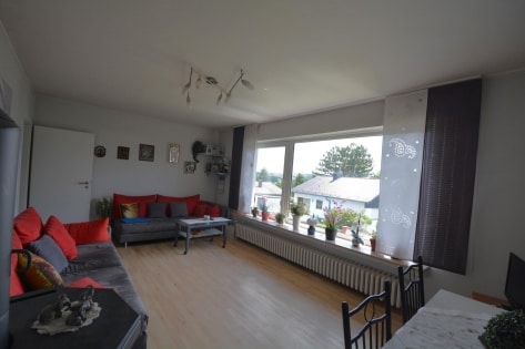 Ruhig gelegenes, freistehendes Haus mit Garten, Gartenhaus, Terrasse und Garage