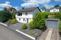 Ruhig gelegenes, freistehendes Haus mit Garten, Gartenhaus, Terrasse und Garage