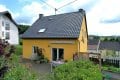Ruhig gelegenes, freistehendes Haus mit Terrasse, Garage und Gartenhaus