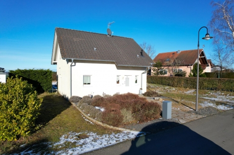 Ruhig gelegenes, freistehendes Haus mit Terrasse, Garten und schner Aussicht