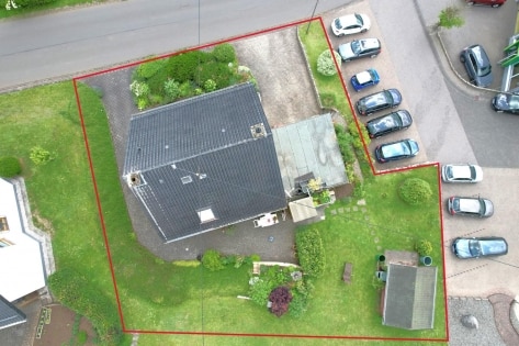 Ruhig gelegenes, freistehendes Haus mit Terrasse, Garage und Gartenhaus