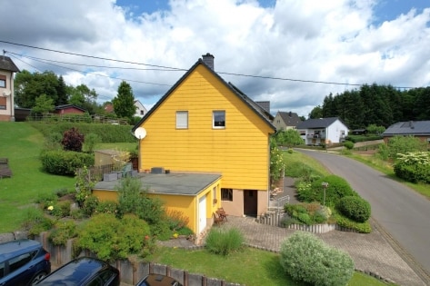 Ruhig gelegenes, freistehendes Haus mit Terrasse, Garage und Gartenhaus