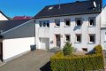 Ruhig gelegenes, gerumiges Wohnhaus mit Terrasse, Garten und Garage