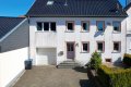 Ruhig gelegenes, gerumiges Wohnhaus mit Terrasse, Garten und Garage