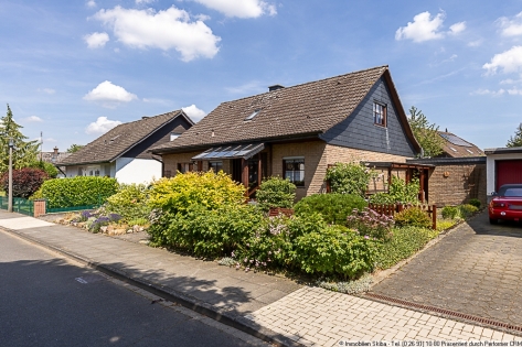 Ruhiges Wohngebiet: Gepflegtes Wohnhaus mit Garten und Garage auf Erbpachtgrund in Oberdrees