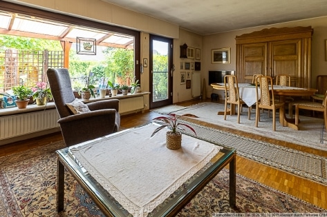 Ruhiges Wohngebiet: Gepflegtes Wohnhaus mit Garten und Garage auf Erbpachtgrund in Oberdrees