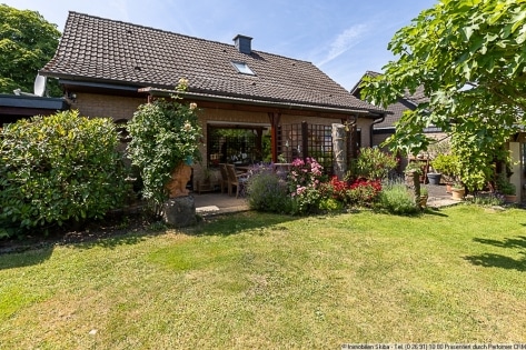 Ruhiges Wohngebiet: Gepflegtes Wohnhaus mit Garten und Garage auf Erbpachtgrund in Oberdrees