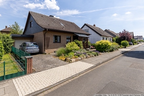 Ruhiges Wohngebiet: Gepflegtes Wohnhaus mit Garten und Garage auf Erbpachtgrund in Oberdrees