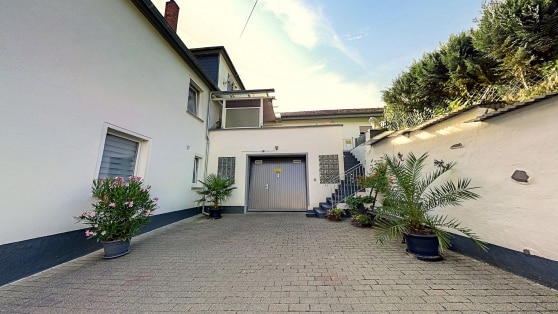 Saniertes, gut laufendes Ferienhaus mit Betreiberwohnung in der Moselgemeinde Briedern