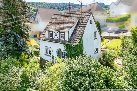 Sanierungsbedrftiges Einfamilienhaus mit Garage in Wimbach bei Adenau, Nhe Nrburgring