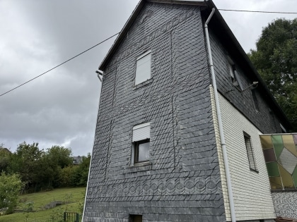 Sanierungsbedrftiges Einfamilienwohnhaus in ruhiger Wohnlage der Gemeinde Mllenbach (Kreis Cochem-Zell)
