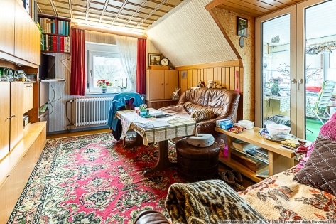 Schner Blick ber Antweiler an der Ahr: Wohnhaus mit groem Garten