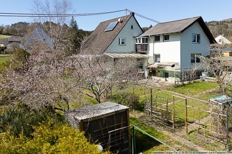 Schner Blick ber Antweiler an der Ahr: Wohnhaus mit groem Garten